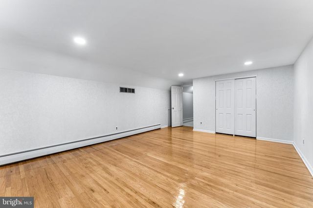 7 DALE DR, Voorhees, NJ 08043