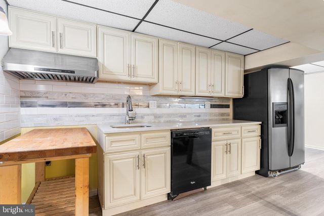 7 DALE DR, Voorhees, NJ 08043