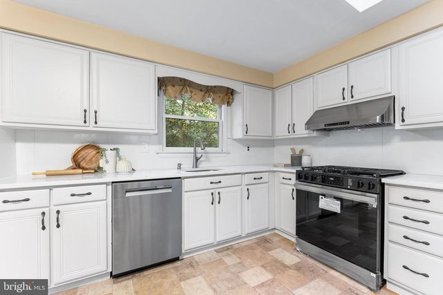 7 DALE DR, Voorhees, NJ 08043