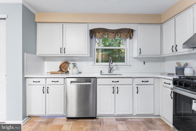 7 DALE DR, Voorhees, NJ 08043