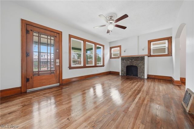 1009 Pardee Avenue, Akron, OH 44306