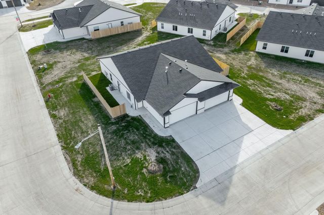 471 E Harper St, Valley Center, KS 67147