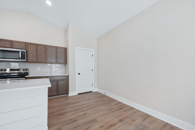 471 E Harper St, Valley Center, KS 67147