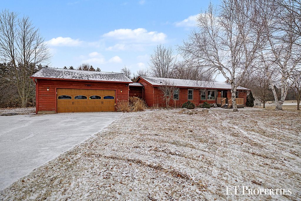 7291 County Farm Road, Greenville, MI 48838