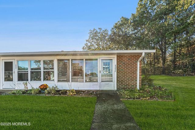 829F Balmoral Court, Lakewood, NJ 08701