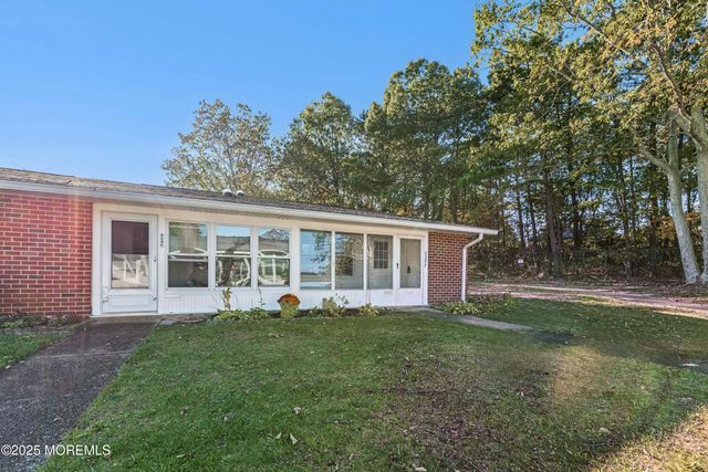 829F Balmoral Court, Lakewood, NJ 08701