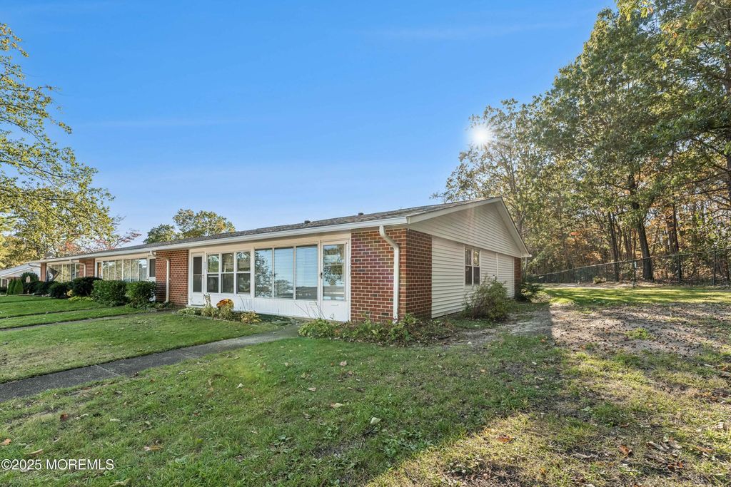 829F Balmoral Court, Lakewood, NJ 08701
