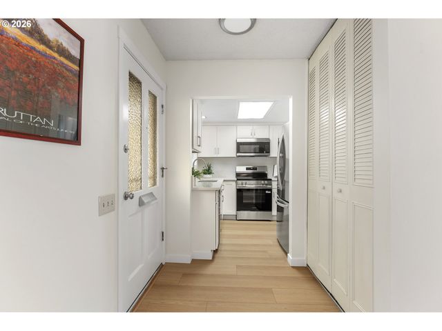 11575 Sw CROWN Ct 2, King City, OR 97224