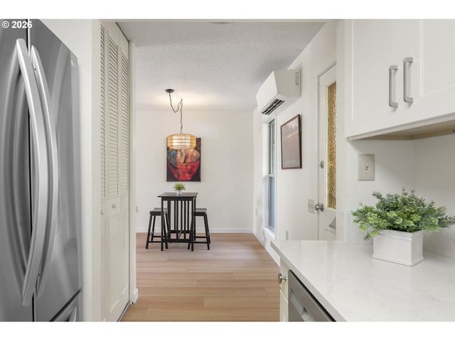 11575 Sw CROWN Ct 2, King City, OR 97224