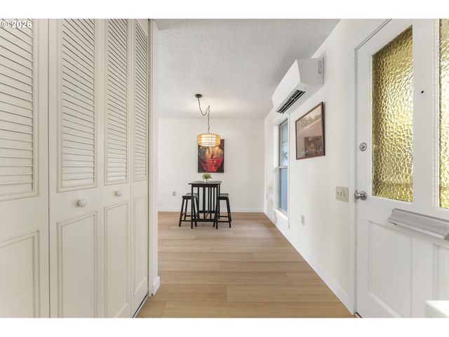 11575 Sw CROWN Ct 2, King City, OR 97224