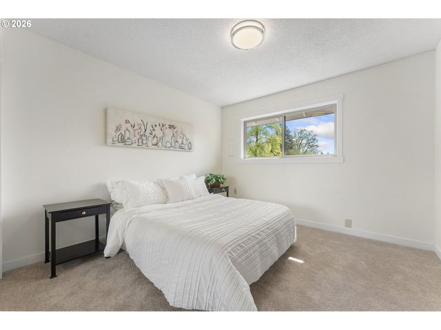 11575 Sw CROWN Ct 2, King City, OR 97224