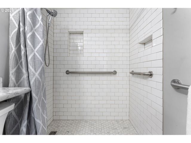 11575 Sw CROWN Ct 2, King City, OR 97224