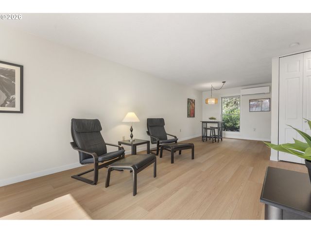 11575 Sw CROWN Ct 2, King City, OR 97224