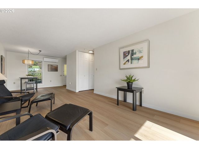 11575 Sw CROWN Ct 2, King City, OR 97224