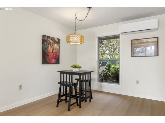 11575 Sw CROWN Ct 2, King City, OR 97224