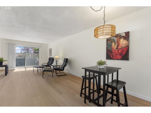 11575 Sw CROWN Ct 2, King City, OR 97224