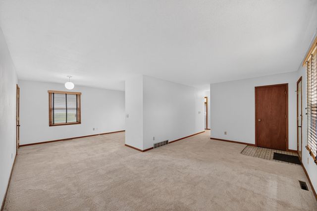 222 Park Street, Carlisle, IA 50047