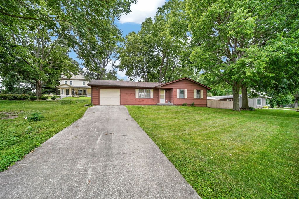 222 Park Street, Carlisle, IA 50047
