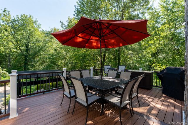 182 Elizabeth Street, Pearl River, NY 10965