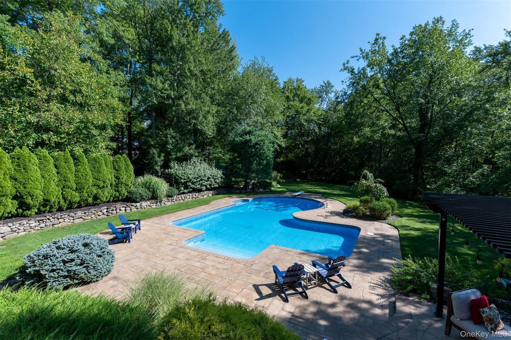 182 Elizabeth Street, Pearl River, NY 10965 — photo 2