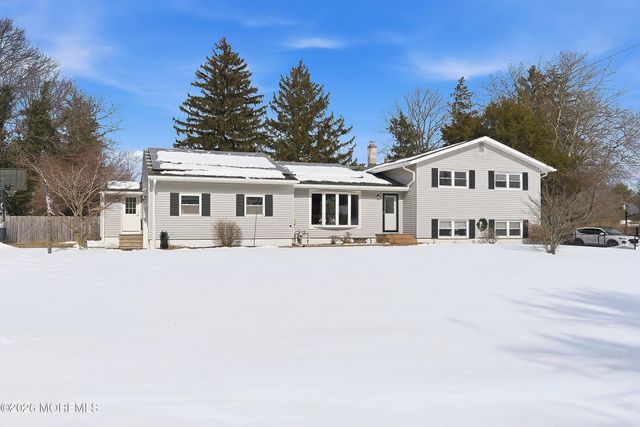 47 Willow Road, Tinton Falls, NJ 07724