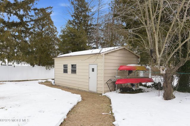 47 Willow Road, Tinton Falls, NJ 07724