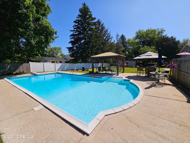 47 Willow Road, Tinton Falls, NJ 07724