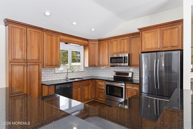 47 Willow Road, Tinton Falls, NJ 07724