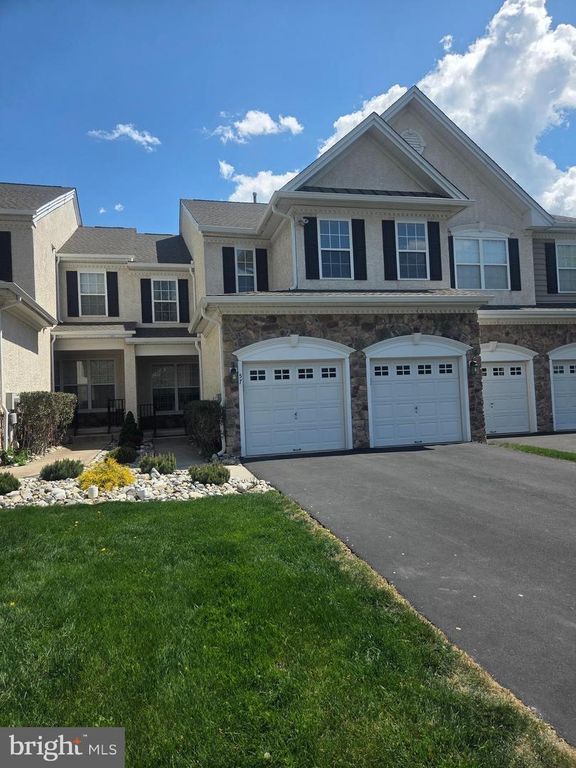57 BRECKNOCK CT, Newtown, PA 18940