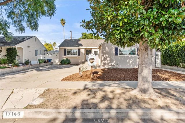 17145 Strathern Street, Lake Balboa, CA 91406