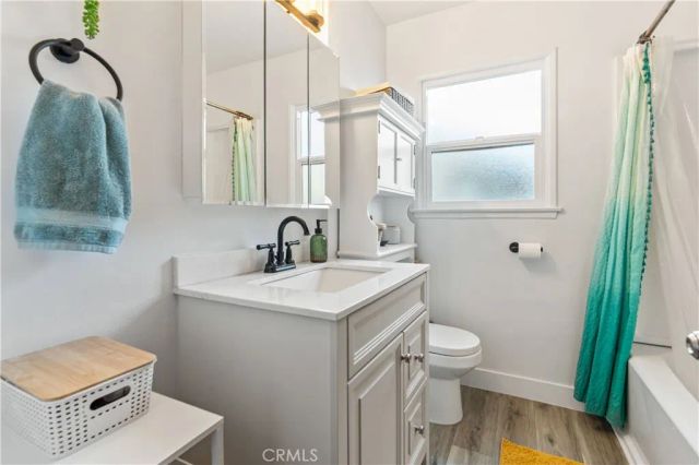 17145 Strathern Street, Lake Balboa, CA 91406