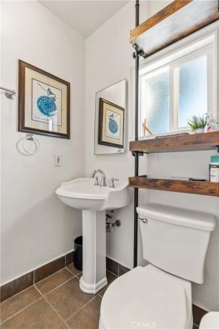 17145 Strathern Street, Lake Balboa, CA 91406