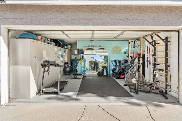 17145 Strathern Street, Lake Balboa, CA 91406