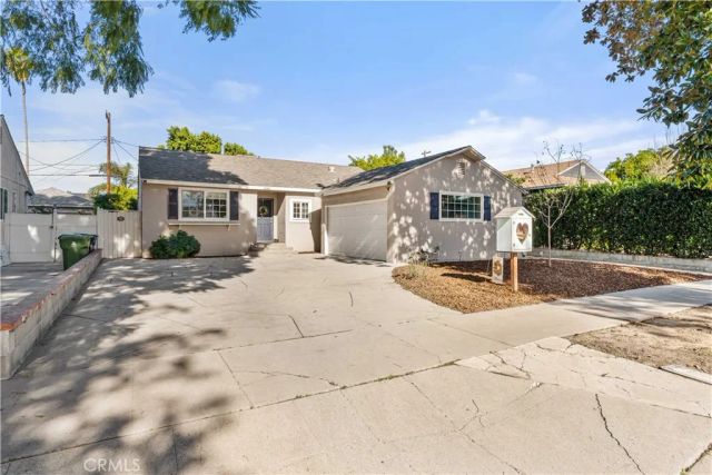 17145 Strathern Street, Lake Balboa, CA 91406