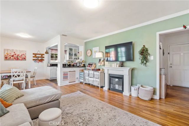 17145 Strathern Street, Lake Balboa, CA 91406