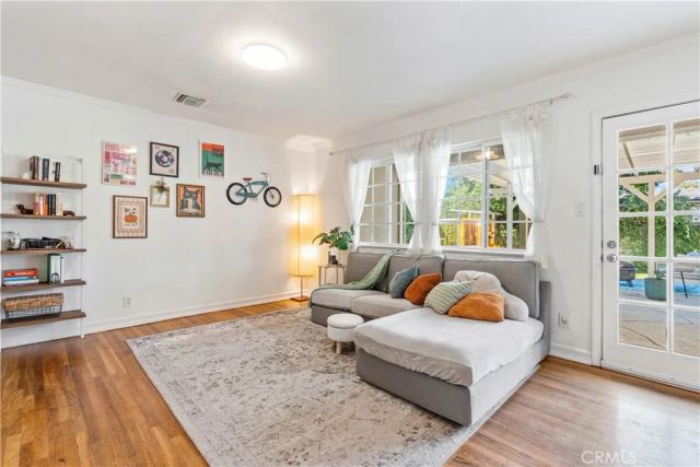 17145 Strathern Street, Lake Balboa, CA 91406