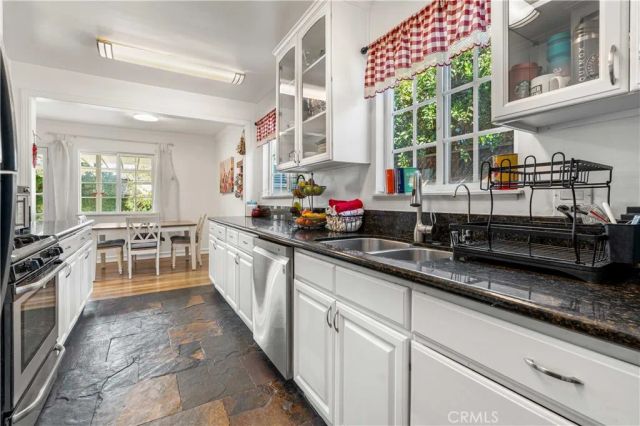 17145 Strathern Street, Lake Balboa, CA 91406