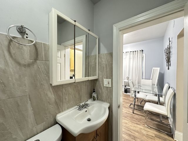 720 N Elizabeth Street 2, Chicago, IL 60642