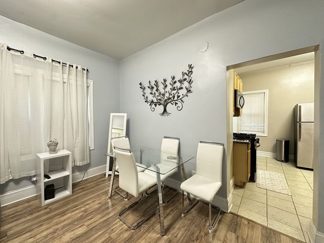 720 N Elizabeth Street 2, Chicago, IL 60642