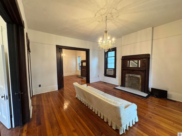 326 N 9th, Paducah, KY 42001
