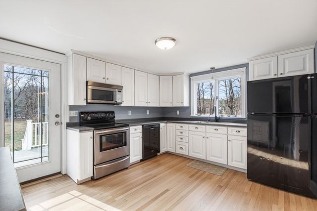 69 Tremont St, Rehoboth, MA 02769