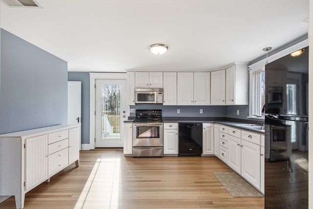 69 Tremont St, Rehoboth, MA 02769