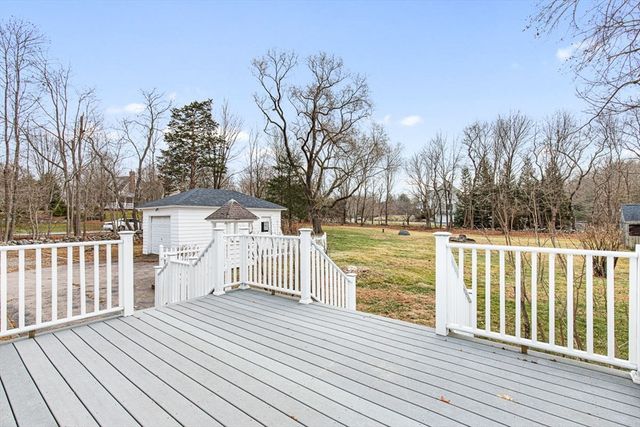 69 Tremont St, Rehoboth, MA 02769