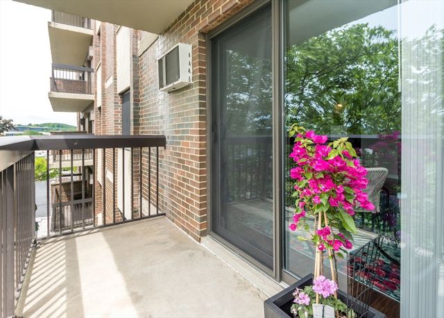 164 Galen Street 52, Watertown, MA 02472