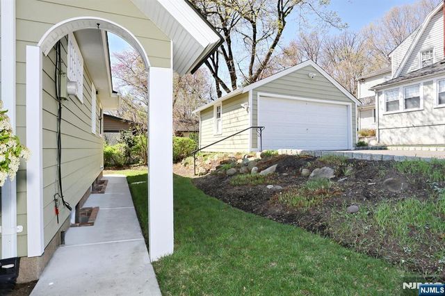 61 Fairview Avenue, Glen Rock, NJ 07452