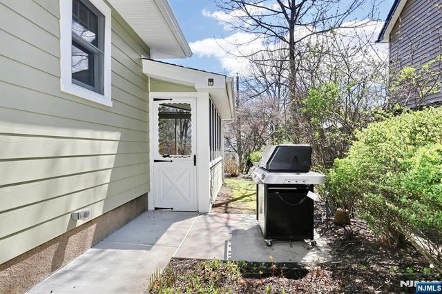 61 Fairview Avenue, Glen Rock, NJ 07452