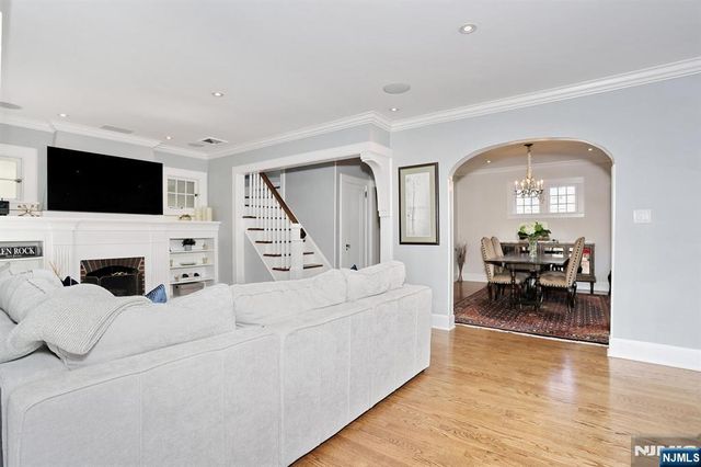 61 Fairview Avenue, Glen Rock, NJ 07452