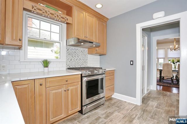 61 Fairview Avenue, Glen Rock, NJ 07452
