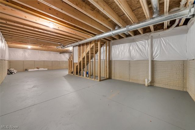 246 River Run Drive, Elyria, OH 44035