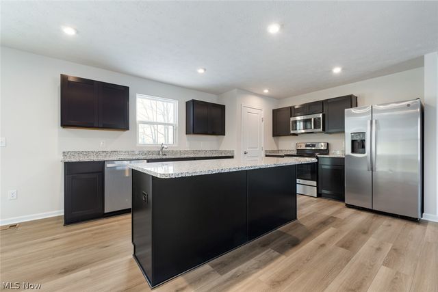 246 River Run Drive, Elyria, OH 44035